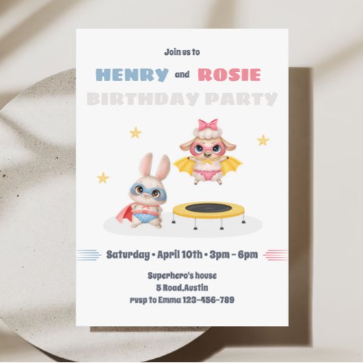 Superhero Twins Verjaardagsfeestuitnodiging Kaart