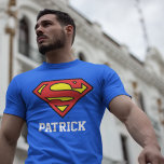 Superman | Aangepaste naam T-shirt<br><div class="desc">Ben zeker om uit de menigte met deze super geweldige douane Super t shirt van de Gelijkstroommokken te opstaan! Personaliseer door uw eigen douanetekst toe te voegen.</div>