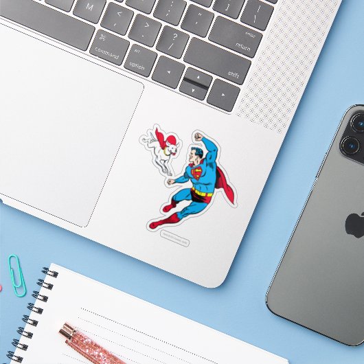 Superman en Krypto Flying Sticker (Laptop met iPhone)