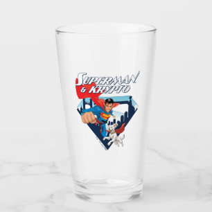 Superman en Krypto stijgen Glas