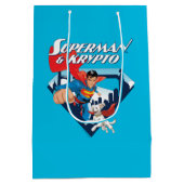 Superman en Krypto stijgen Medium Cadeauzakje (Achterkant)