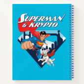 Superman en Krypto stijgen Notitieboek (Achterkant)