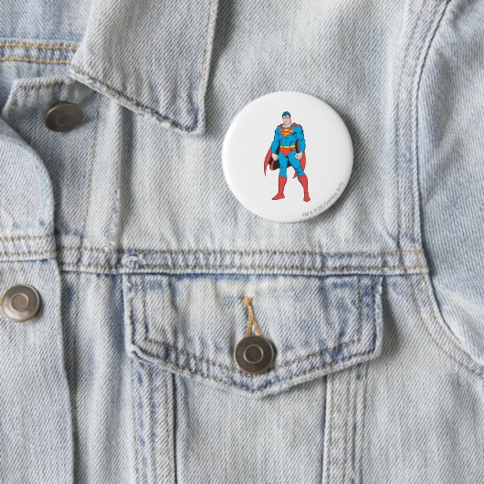 Superman Standing Ronde Button 5,7 Cm (In situ)
