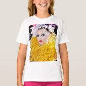 Superstar model in gele jurk t-shirt (Voorkant)