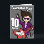 Superstar Son 10e verjaardag grijze rode jongen ka Kaart<br><div class="desc">Deze kaart zegt "Superstar Son 10 vandaag. Binnenin: "Happy Birthday". Of pas het aan met je eigen woorden. Leuke kaart met een jongen met donker haar en lichte huid illustratie en ontwerp door Sarah Trett.</div>