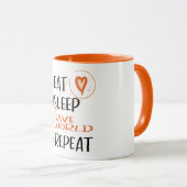 Superzorgverlener/verpleegassistent bespaart de we mok (Voorkant rechts)