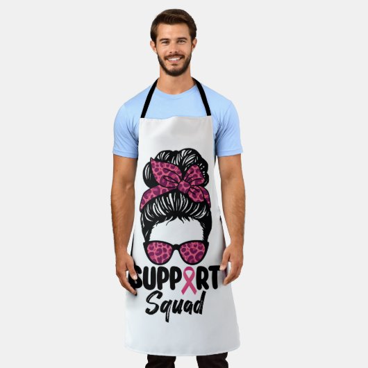 Support Squad Messy Bun Pink Warrior Breast Cancer Schort (Gedragen)