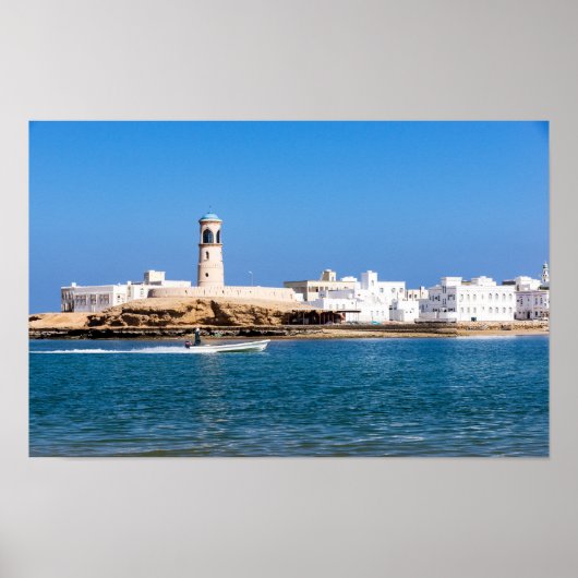 Sur Lighthouse met vissersboot - Sur, Oman Poster (Voorkant)