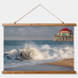 Surf City Sereniteit: Huntington Pier & Ocean Spra Hangend Wandkleed