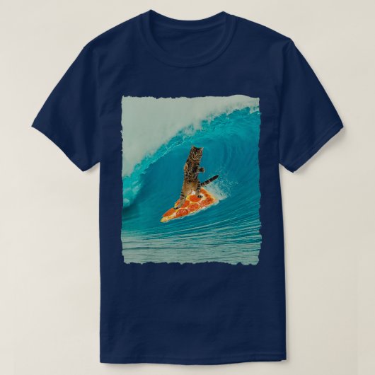 Surf Kat Kat Riding a Wave met Pizza Surf Boa T-shirt (Design voorkant)