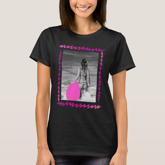 Surf Life Babe 80s Retro Stijl Graphics T-shirt (Voorkant)