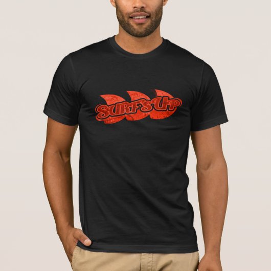 Surf mannen rode tinten logo op zwart t-shirt (Voorkant)