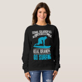 Surf Opa Ga Surfen Opa Surfplank Oud Trui (Voorkant volledig)