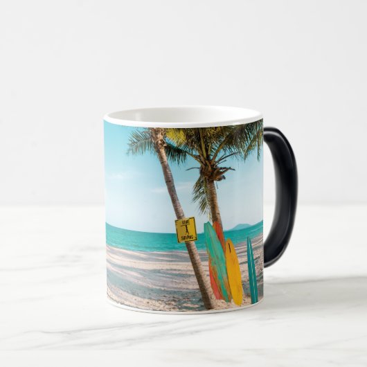 Surf planken op strandwerend kussen magische mok (Voorkant rechts)