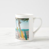 Surf planken op strandwerend kussen porselein kop (Rechts)