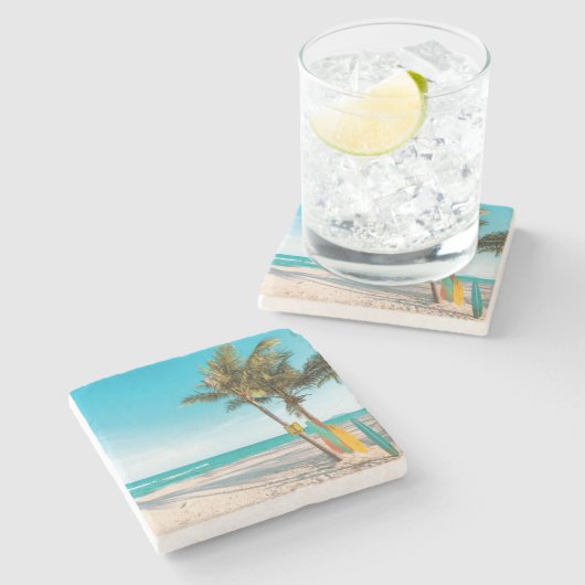 Surf planken op strandwerend kussen stenen onderzetter (Zijkant)