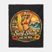Surf Shack Surfer Pin-Up | Ride The Waves Beach Fleece Deken (Voorkant)
