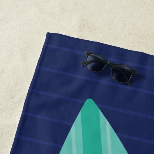 Surf Zand & Waves Retro Blauwgroen- en Navy Surfbo Strandlaken (In situ)