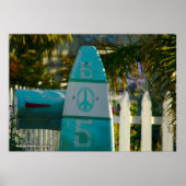 Surfboard Peace Mailbox Poster (Voorkant)