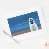 Surfbord op strand rechthoekige sticker (Envelop)