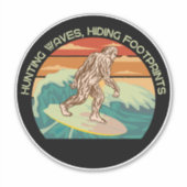 Surfen Bigfoot Jachtgolven Verbergen Voetafdrukken Sticker (Voorkant)