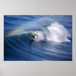 Surfen onder een regenboogdruk poster