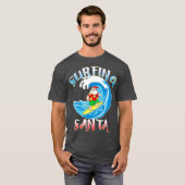Surfen op de kerstkerstKerstmis in Hawaiian Surfer T-shirt (Voorkant volledig)
