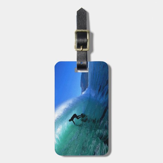 Surfen op een groene golf Zuid-Afrika kust Bagagelabel (Voorkant verticaal)