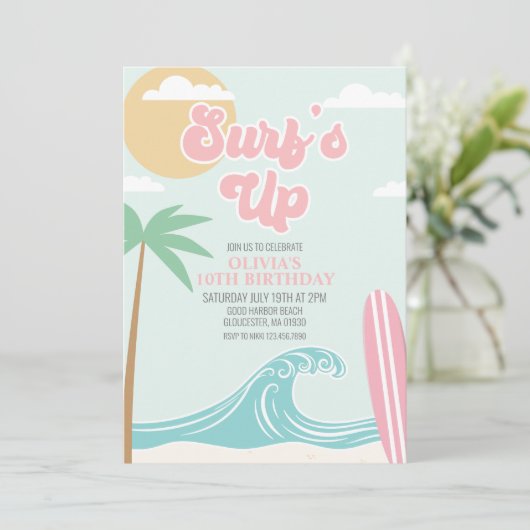 Surfen op het roze strand Birthday Invitation Kaart (Staand voorkant)