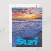 Surfen op strandgolven bij zonsondergang briefkaart (Voorkant / Achterkant)