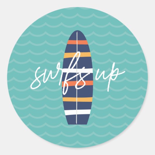 Surfen op surfboard en golven van Birthday Party Ronde Sticker (Voorkant)