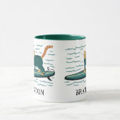 Surfen op tabby Cat KAN IT AANPASSEN Mok (Midden)