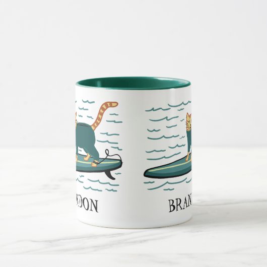 Surfen op tabby Cat KAN IT AANPASSEN Mok (Midden)