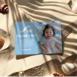 Surfen verjaardag, de grote foto dank u kaart<br><div class="desc">Druk je dankbaarheid uit met onze 'Surfing Birthday, The Big One' Photo Thank You Cards. Met levendige surfplanken en design met een strandthema kunt u met deze kaarten een gepersonaliseerde foto van uw feest toevoegen. Perfect voor alle leeftijden, ze bieden een unieke en onvergetelijke manier om uw gasten te bedanken....</div>