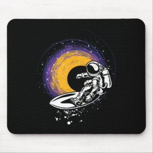 Surfende astronaut - sterrenstelsels planeten ruim muismat