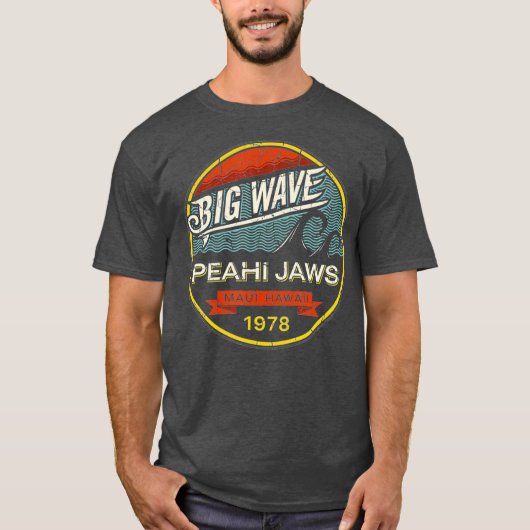 Surfende Hawaii Peahi Jaws Maui Hawaii Retro T-shirt (Voorkant)