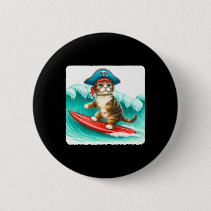 Surfende kat met piratenhoed op surfplank. Golven  Ronde Button 5,7 Cm