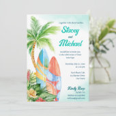 Surfende strandtropische bruiloft kaart (Staand voorkant)