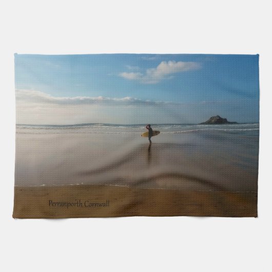Surfer bij Perranporth Beach Cornwall Engeland Theedoek (Horizontaal)