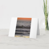 Surfer bij zonsondergang Happy Birthday Kaart (Achterkant)