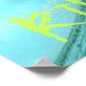 Surfer dat een golf overspoelt poster (Hoek)