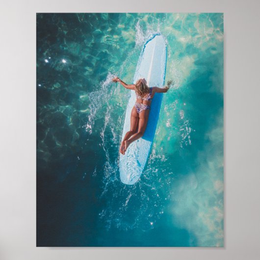 Surfer Girl Paddling Poster (Voorkant)