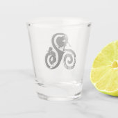 Surfer in de Bretonse golf Shot Glas (Achterkant)
