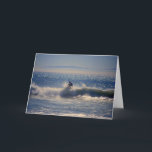 Surfer in Huntington Strand, Californië, Kaart<br><div class="desc">Een surfer berijdt de golven langs Huntington Strand,  Californië. Op de horizon is Catalina Island.</div>