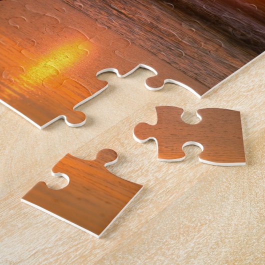 Surfer kijkt naar de golven legpuzzel (Zijkant)