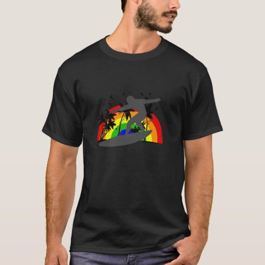 Surfer met regenboog t-shirt (Voorkant)