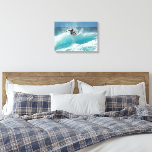 Surfer op een grote golf canvas print (Insitu (Slaapkamer))