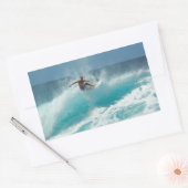 Surfer op een grote golf rechthoek sticker (Envelop)