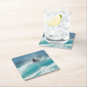 Surfer op een onderzetter met grote golven (Insitu)