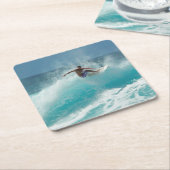 Surfer op een onderzetter met grote golven (Schuin)